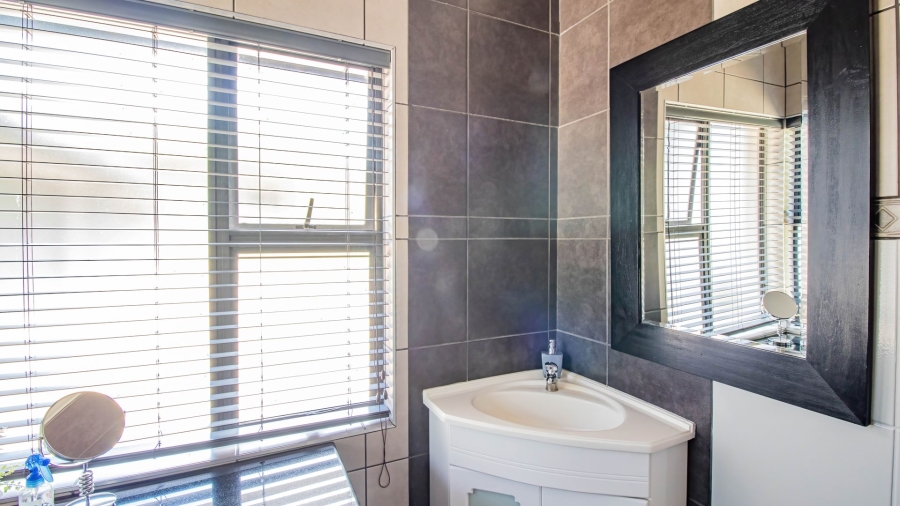 3 Bedroom Property for Sale in Oranjeville Free State